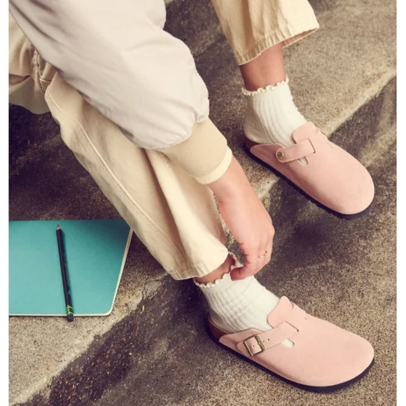 Birkenstocks Boston Suade Light Pink Clogs - Picture 1 of 7
